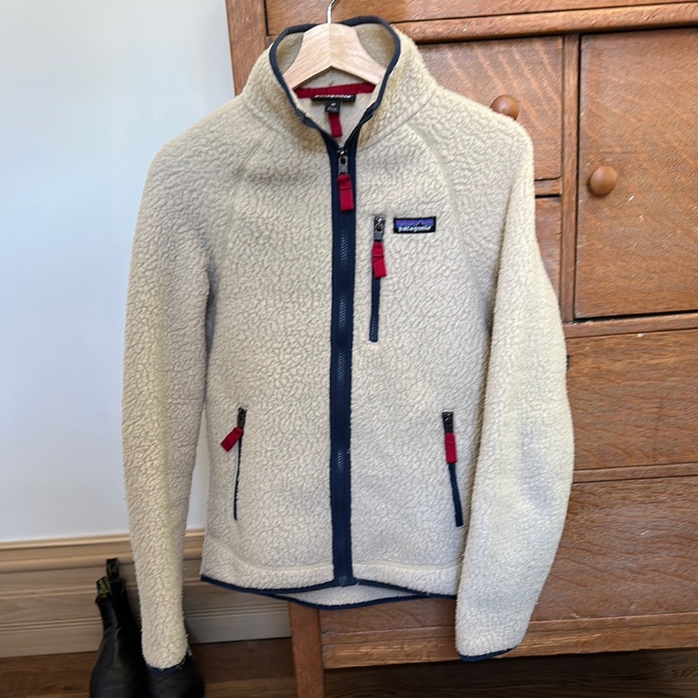 Patagonia Off-White Fleece Jacket with Navy and Red Accents
